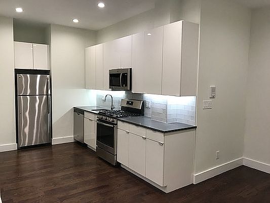 2nd image of 901 Washington Ave #177