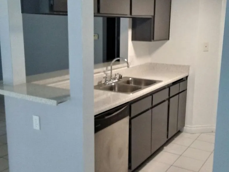 218 W Vermont Ave #12 — Photo 2