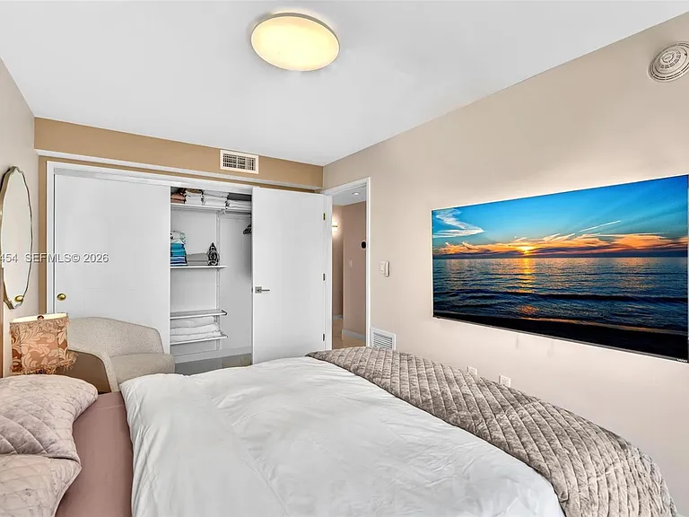 9901 E Bay Harbor Dr #403 — Photo 51
