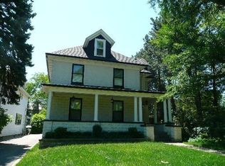 381 E Deerpath, Lake Forest, IL 60045