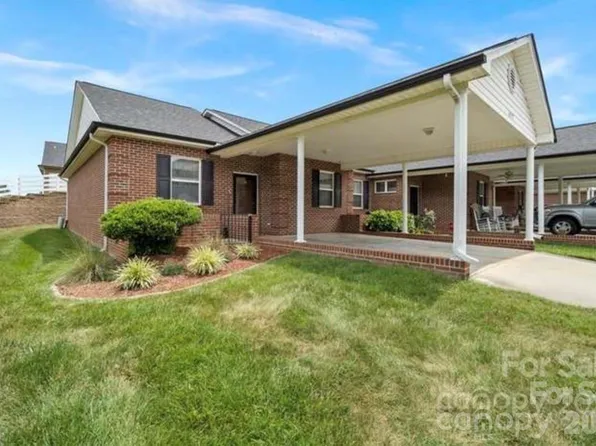 6277 Iris Ct, Denver, NC 28037