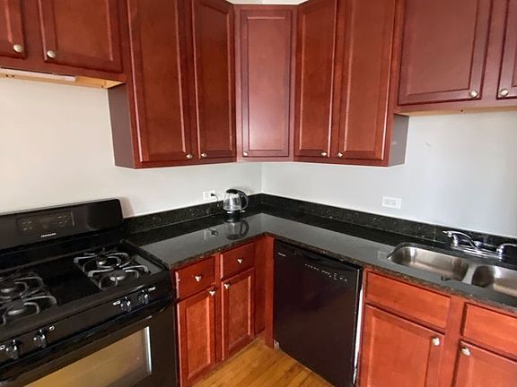 5th image of 3222 N Karlov Ave APT 3