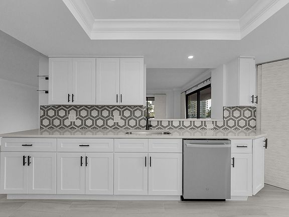 35-web-or-mls-Kitchen 3_07152025