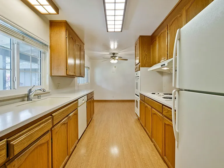 130 S Avalon Dr — Photo 23