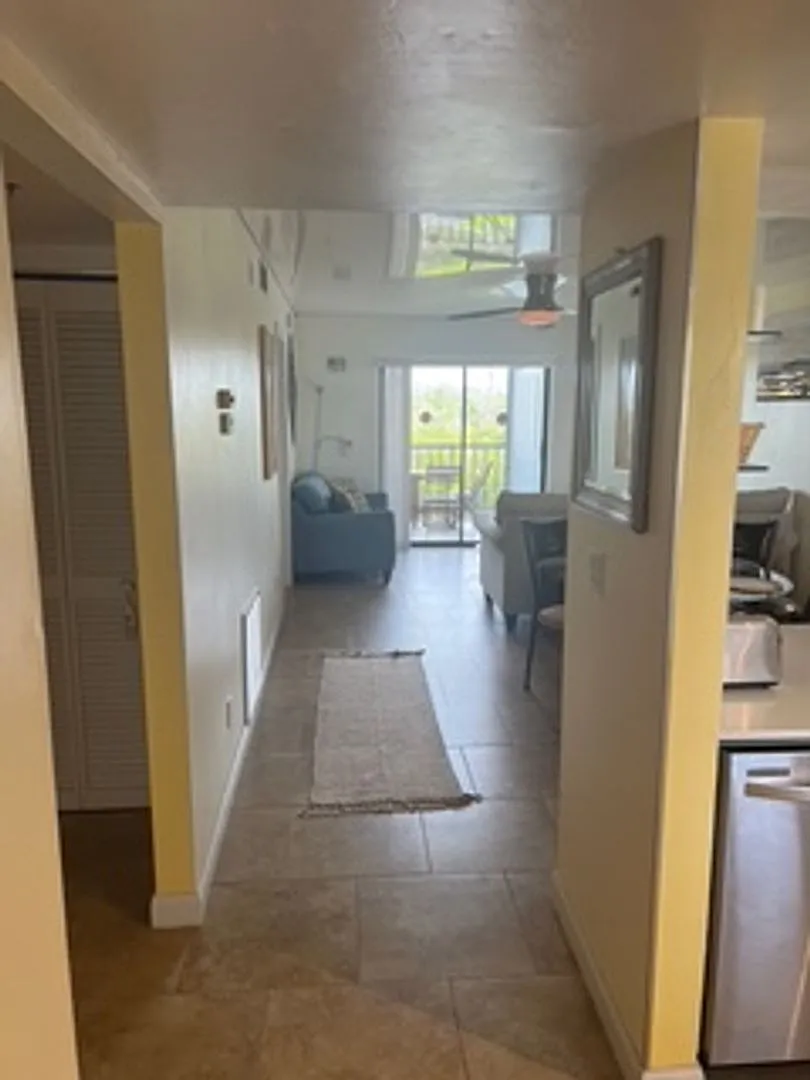 Fort Myers Beach Condo — Photo 3