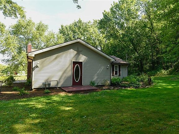3rd image of 3587 Ellen Dr