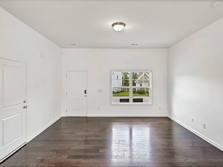 357 Finch Ln — Photo 11