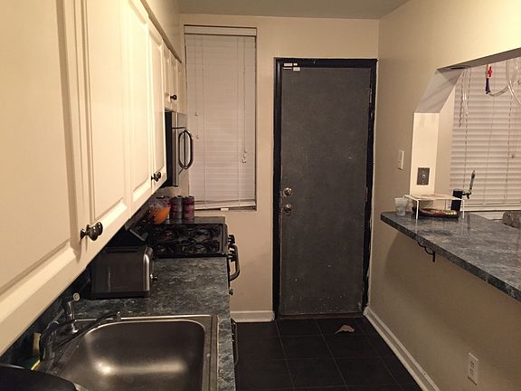 2nd image of 5739 N Woodstock St