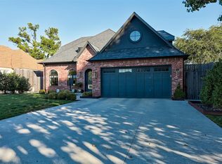 1123 Bedford Dr, Nichols Hills, OK 73116