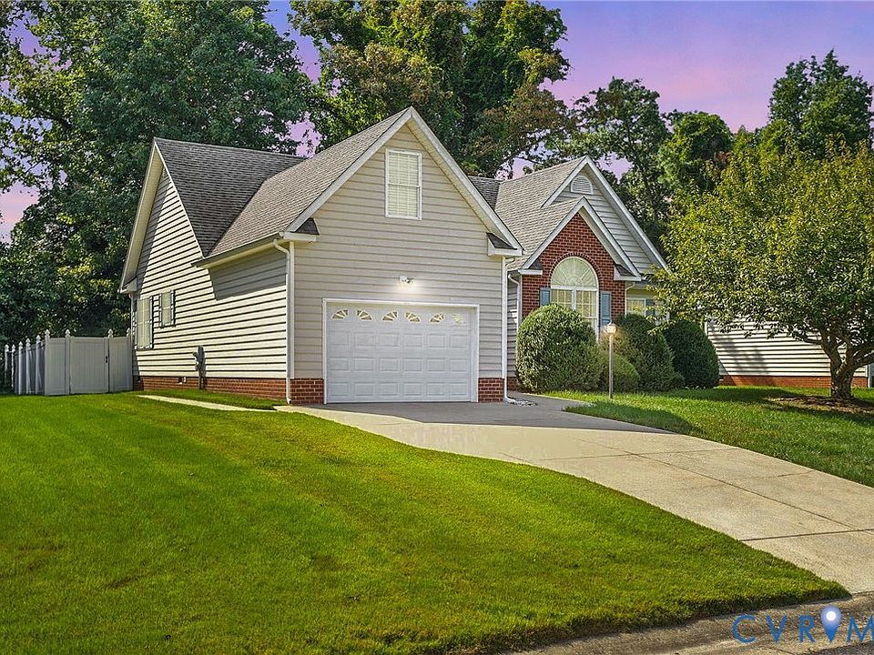 1st image of 4307 Village Woods Ln