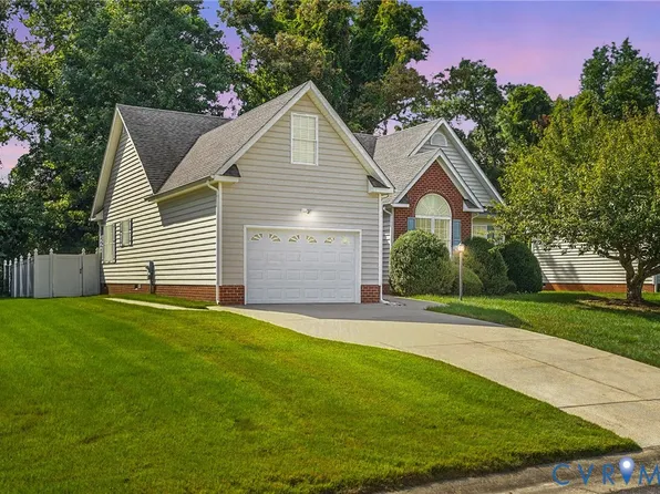 4307 Village Woods Ln, Chester, VA 23831