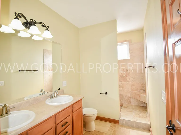 40 NE Gracewood Dr — Photo 11
