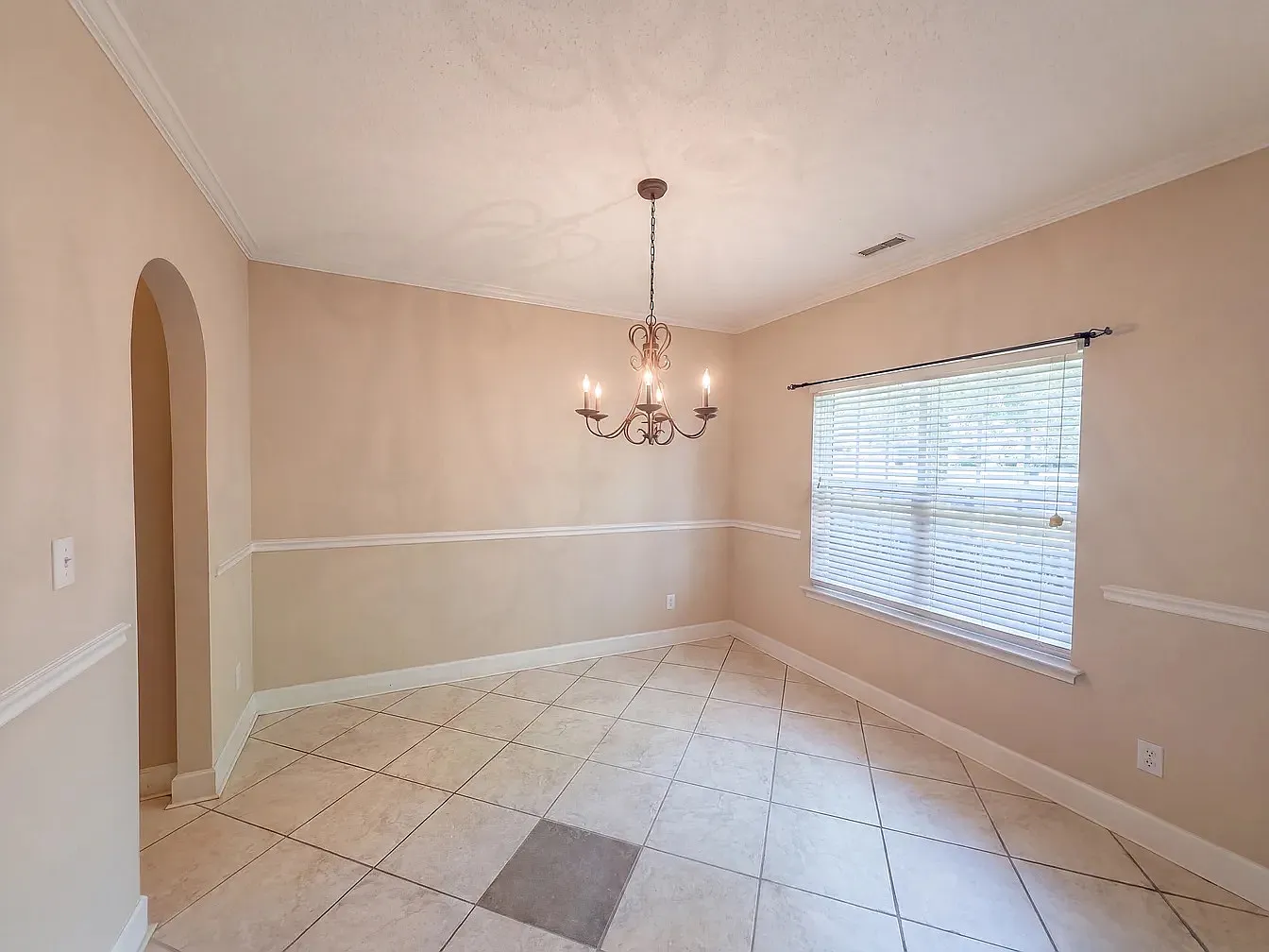 3 bed, 2085 sqft, $2,700 — Photo 4