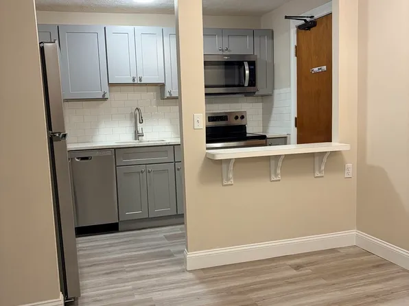 23 Davis Rd APT B12, Acton, MA 01720