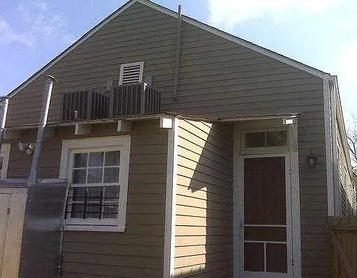 1916 Constantinople St — Photo 9