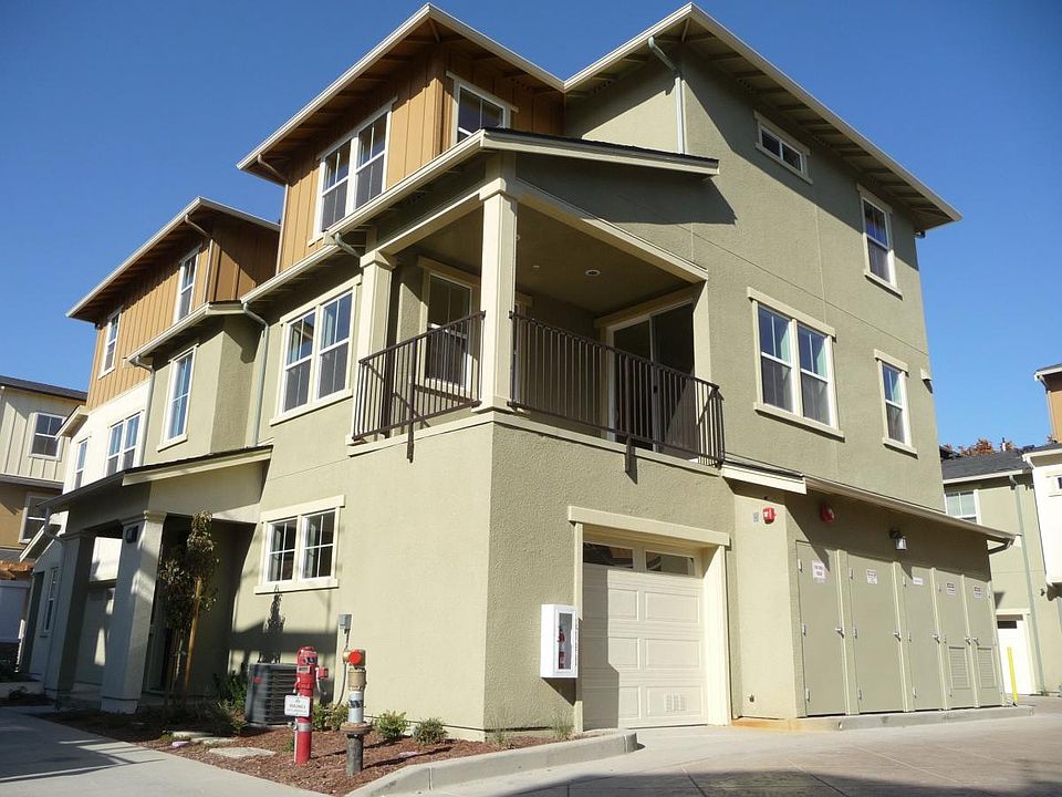 1st image of 678 Elderberry Dr