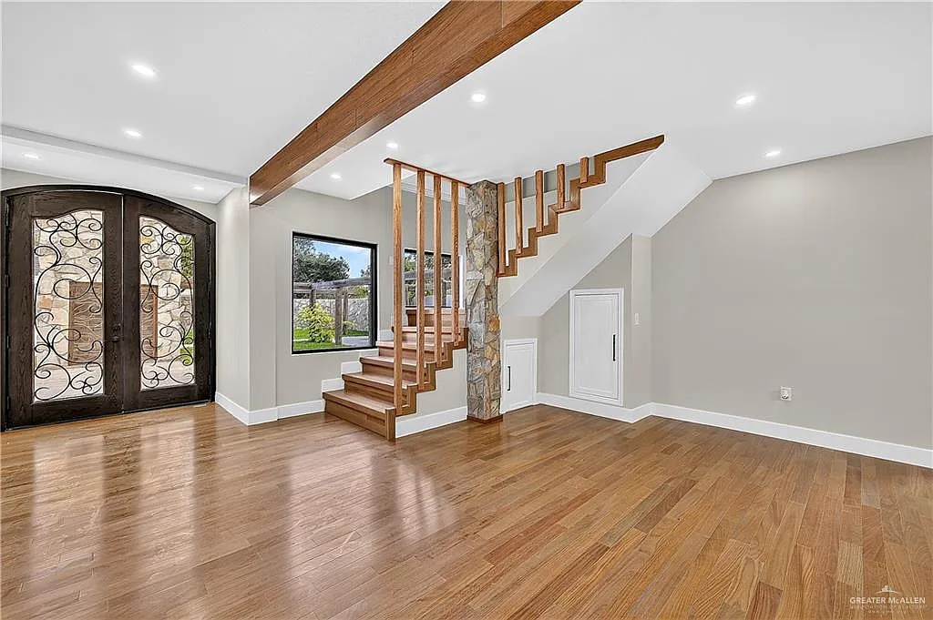 12303 Lakeview Dr — Photo 3