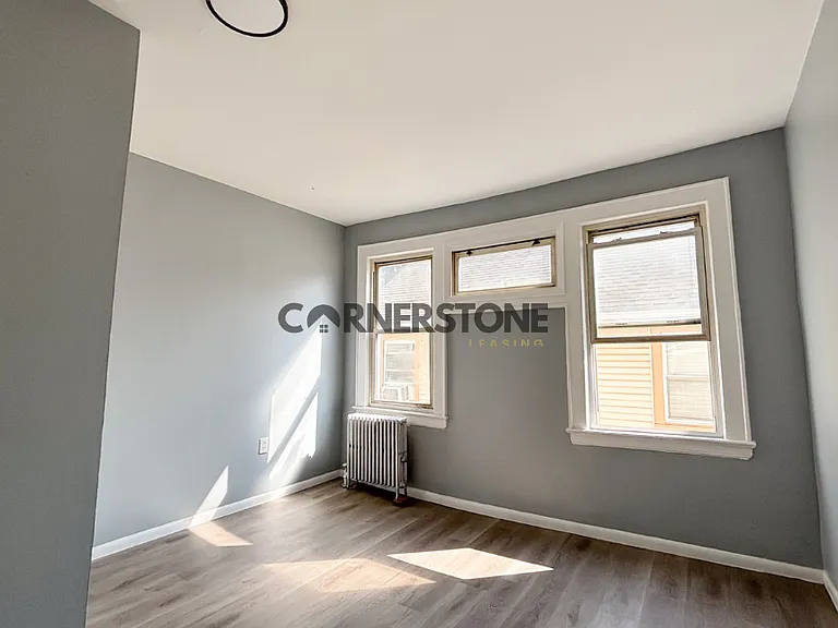 16 Crescent Ave — Photo 4