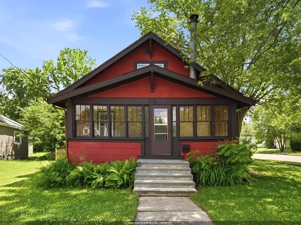 662 W Winneconne Ave, Neenah, WI 54956