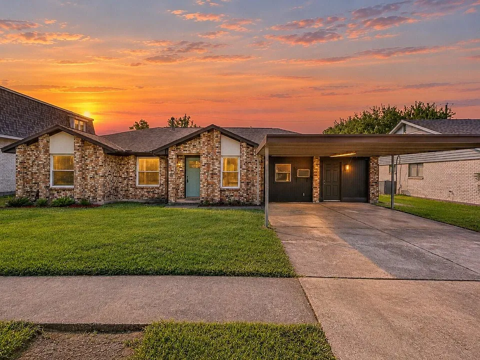 3410 Crestmeadow Dr