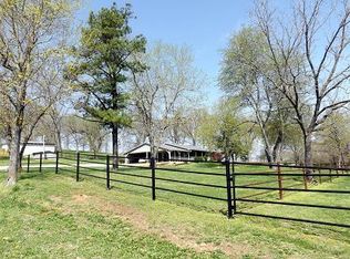 1422 Carpenter Rd, Thayer, MO 65791