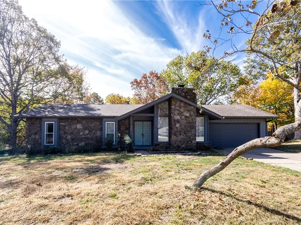 9349 Grimes Dr, Garfield, AR 72756