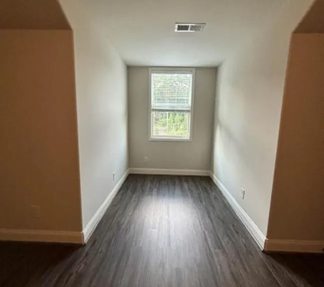 950 Lennox Blvd — Photo 11