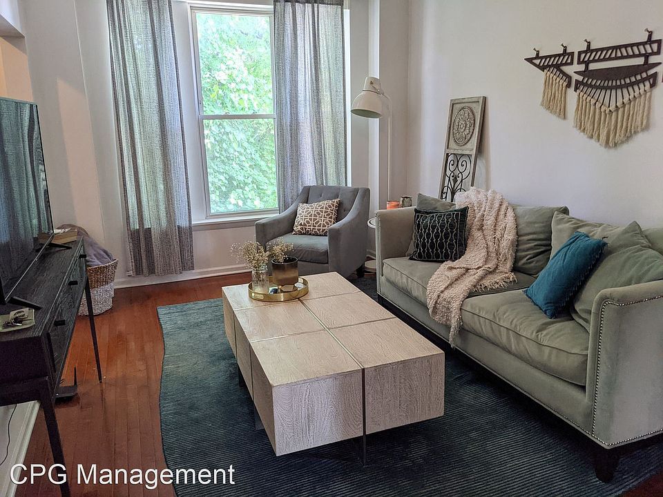 1st image of 2031 W Cortland St #2