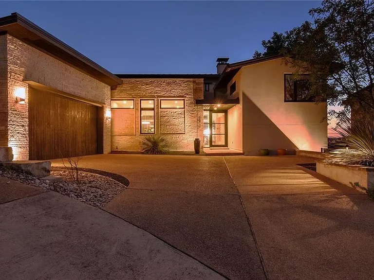 6813 Valburn Dr — Photo 1