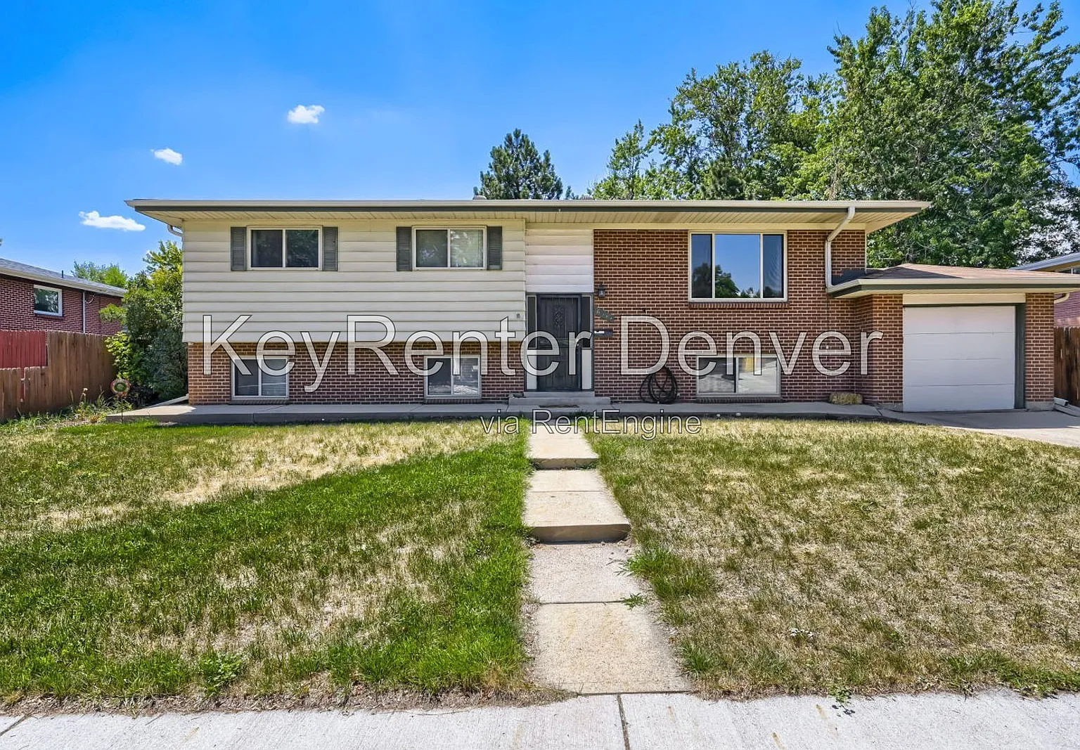 5 bed, 2.0 bath, 2461 sqft, $3,000 — Photo 1