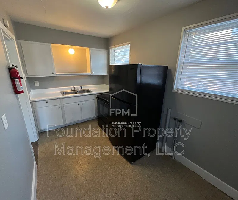 2 bed, 1.0 bath, 875 sqft, $1,000 — Photo 3