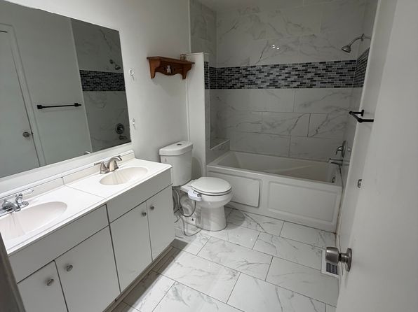 24645 Clareshire Dr APT 202