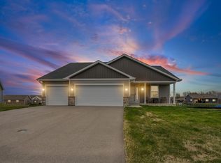 909 Emily Ct NE, Montgomery, MN 56069