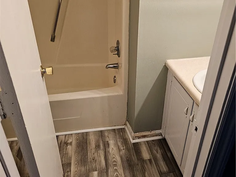 5804 Aftonshire Dr — Photo 10