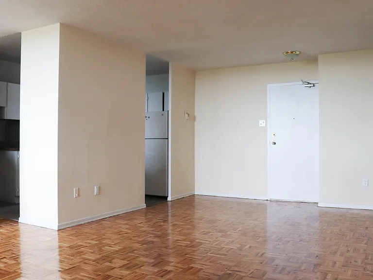 5 Glamorgan Ave — Photo 18
