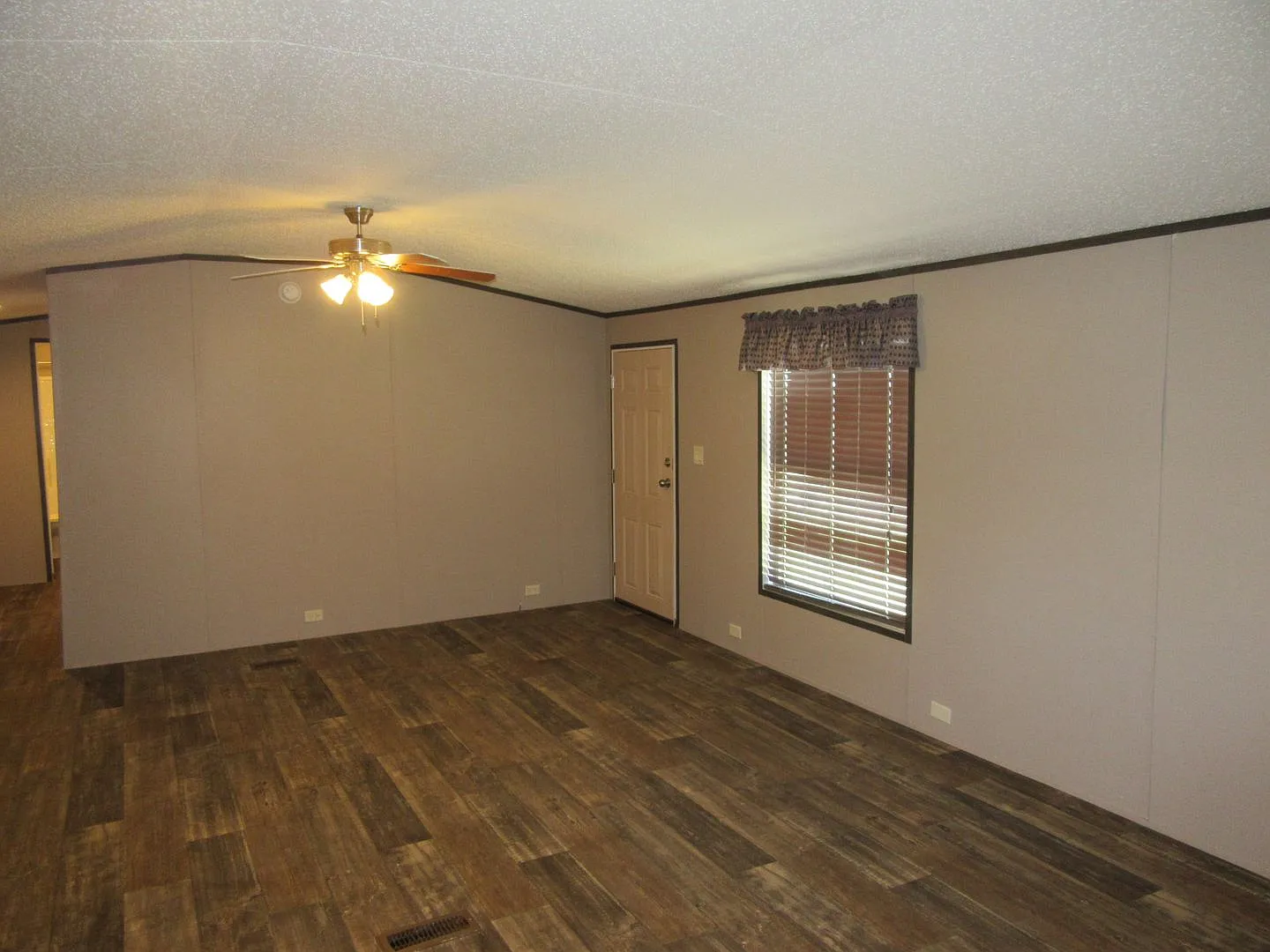4905 Alameda St. Lot 1 — Photo 2