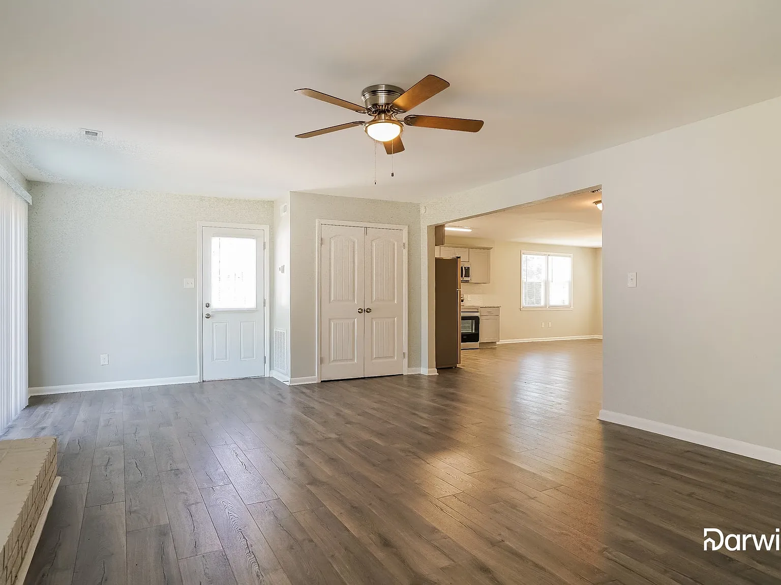 3 bed, 2.0 bath, 1526 sqft, $1,910 — Photo 3