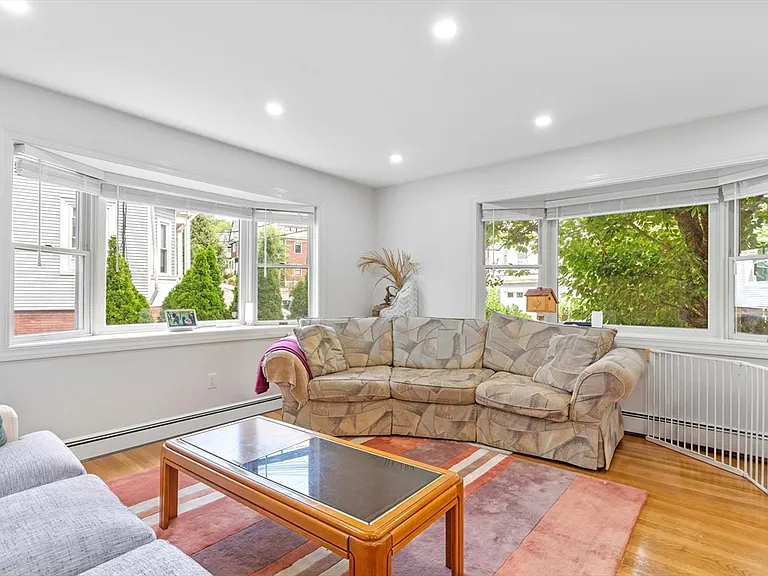 14 Belmont St #A — Photo 5