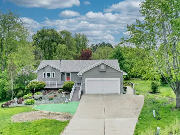 8751 212th St N, Forest Lake, MN 55025