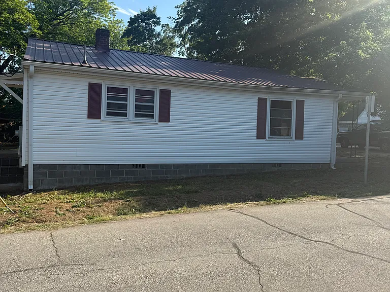 197 Oak Tree St — Photo 1