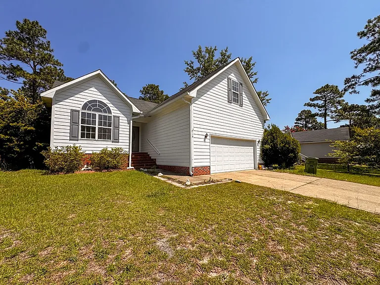118 Jefferson Dr — Photo 1