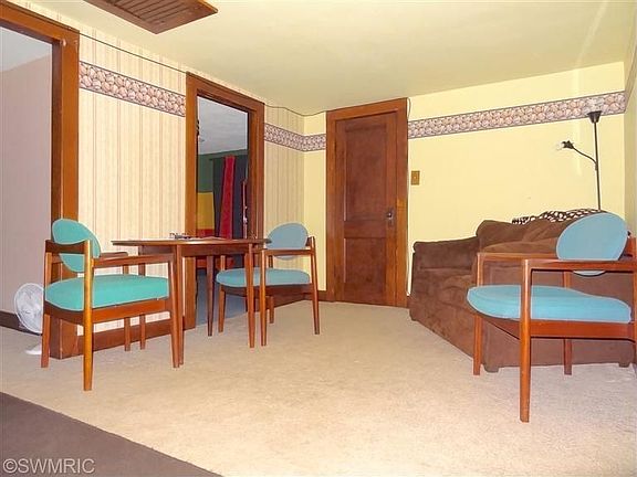 5th image of 404 Elliott Ave
