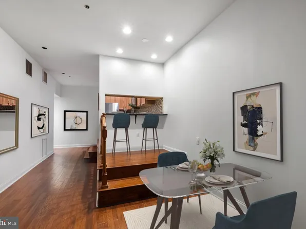 315 New St APT 214, Philadelphia, PA 19106