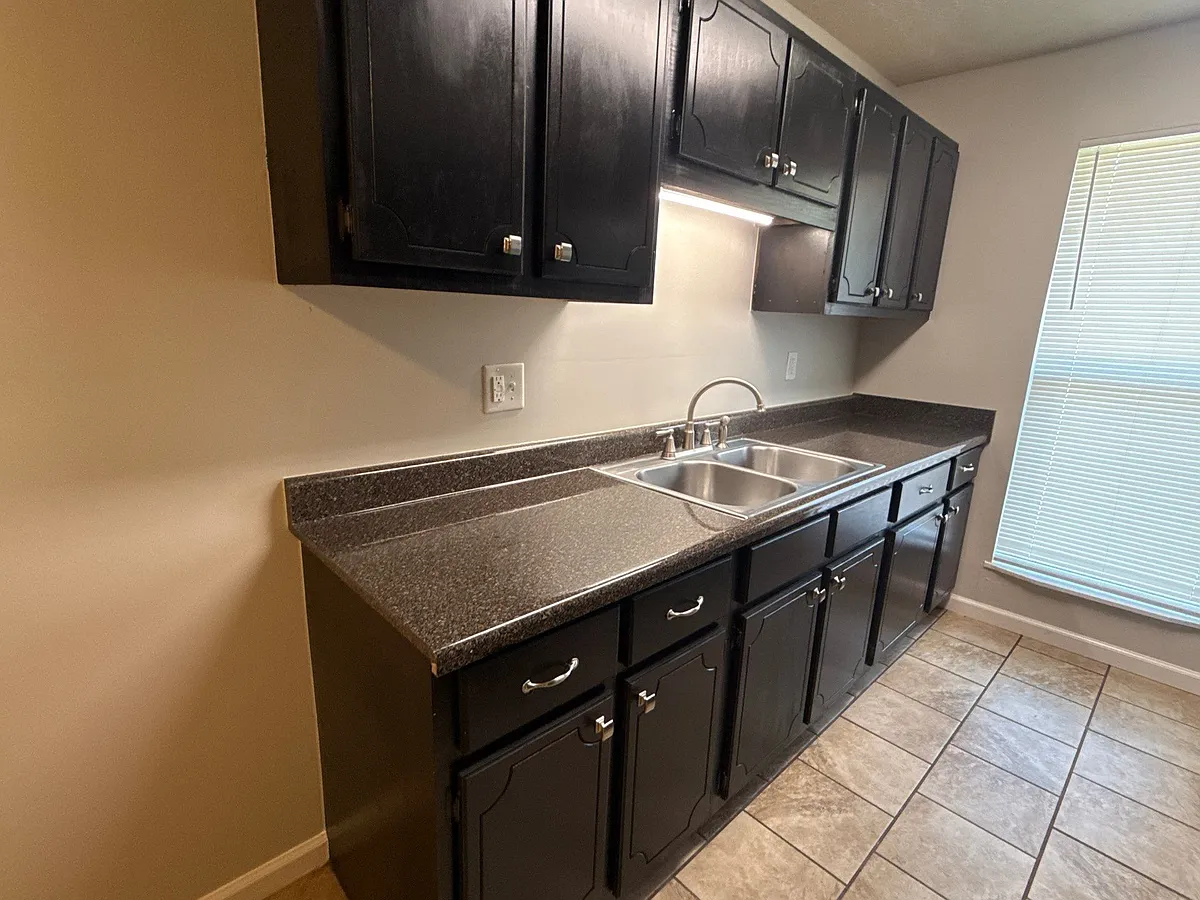 Building Photo - 16 Markwest Cv #L