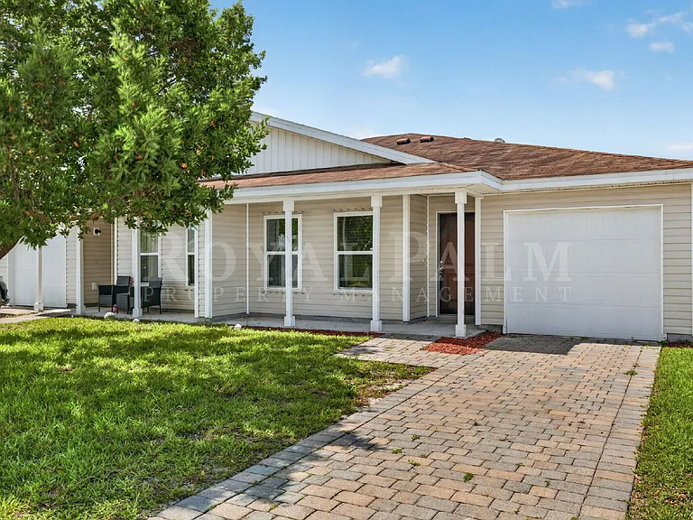 18303 Gibraltar Ln — Photo 2