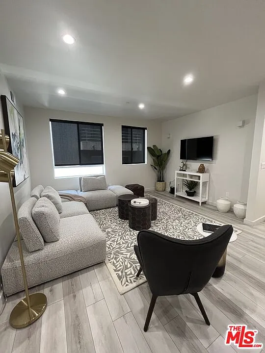 2 bed, 2.0 bath, 851 sqft, $5,000 — Photo 1