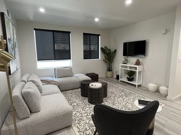 124 S Croft Ave, Los Angeles, CA
