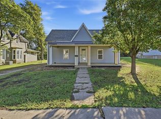 406 S 3rd St, Odessa, MO 64076
