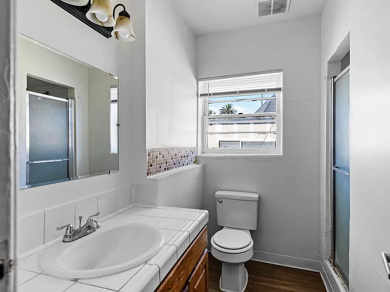 2335 Portland St — Photo 26