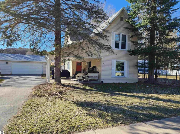 603 N Bridge St, Bellaire, MI 49615